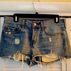 Levi shorts size 27